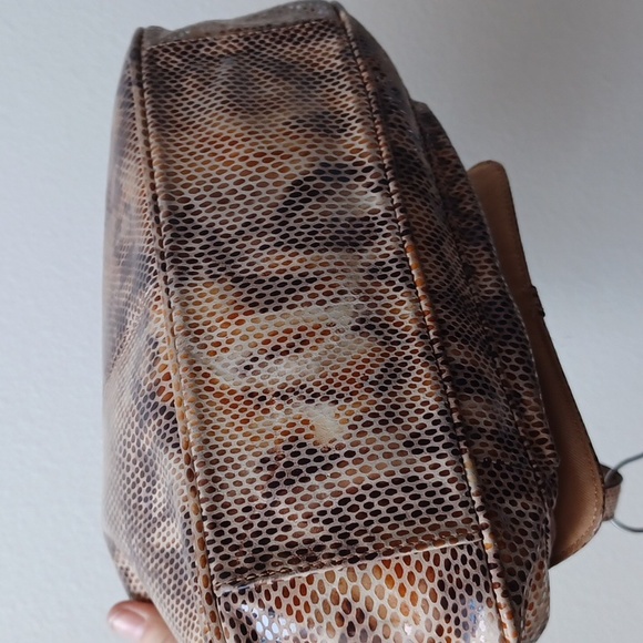 Wilson's Leather Shoulder Bag Style 30148-20 Animal Print - Picture 10 of 16